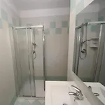 With Easy Access To The דירה *