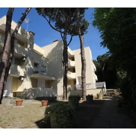 With Easy Access To The Daire *