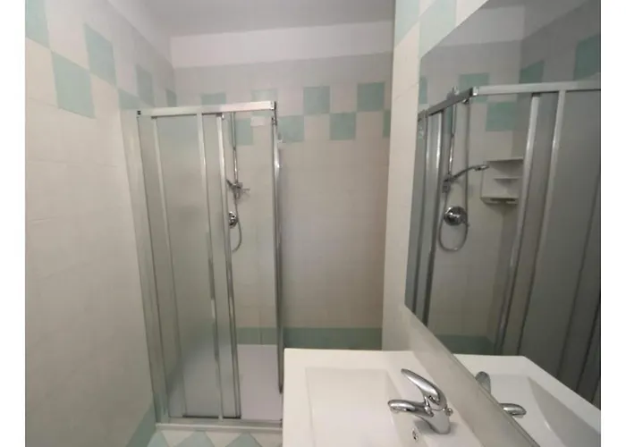 With Easy Access To The Daire *